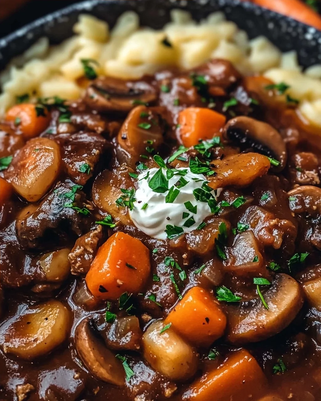 Herzhaftes Veganes Pilz Gulasch Bourguignon – Einfach Lecker